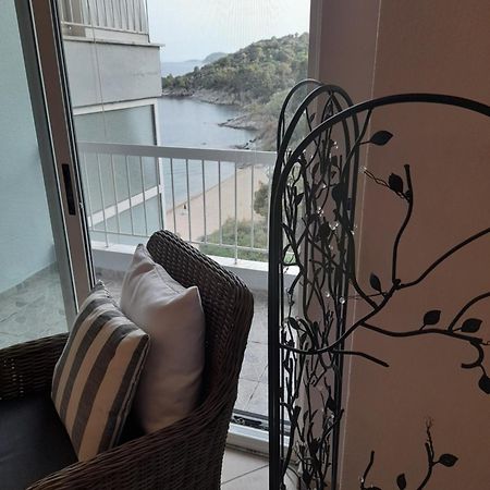 דירות PalaiónTsiflíkion Balcony By The Sea מראה חיצוני תמונה