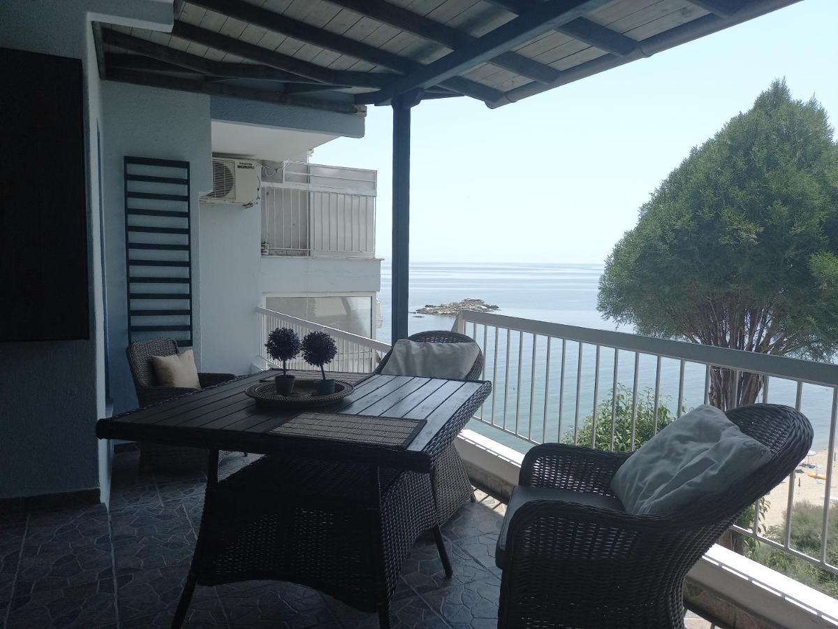 דירות PalaiónTsiflíkion Balcony By The Sea מראה חיצוני תמונה
