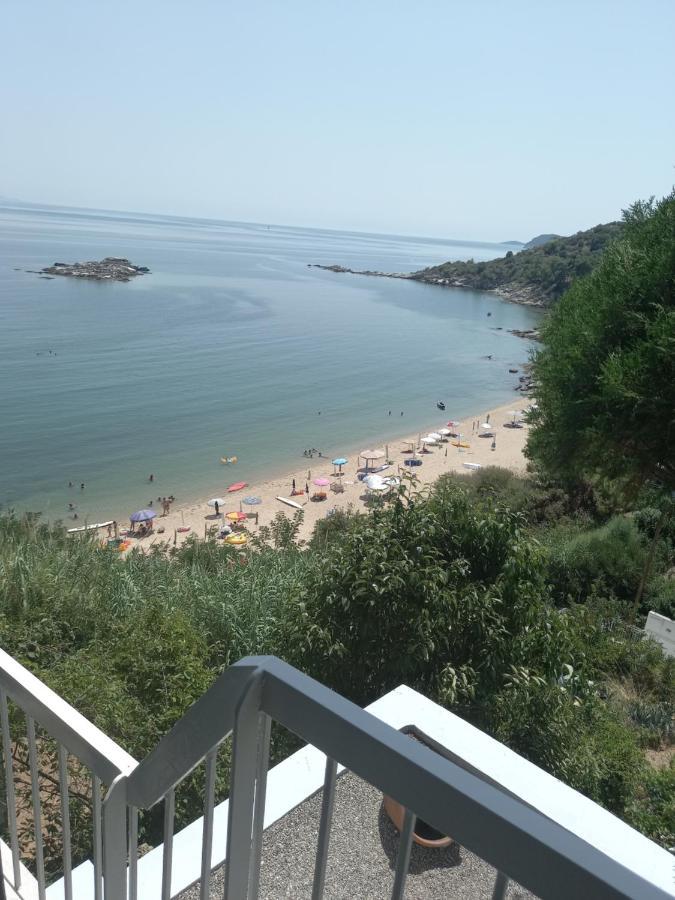 דירות PalaiónTsiflíkion Balcony By The Sea מראה חיצוני תמונה