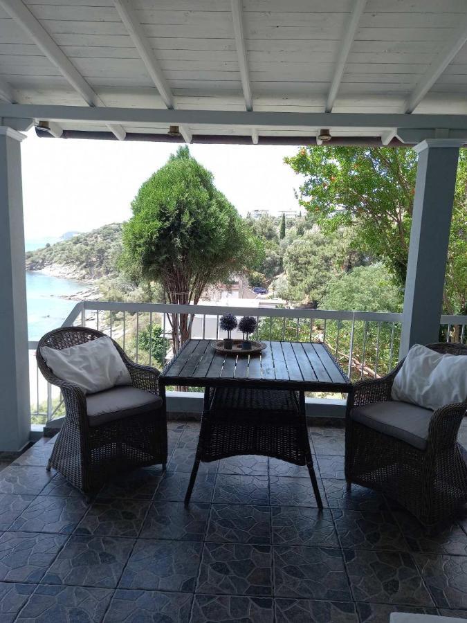 דירות PalaiónTsiflíkion Balcony By The Sea מראה חיצוני תמונה