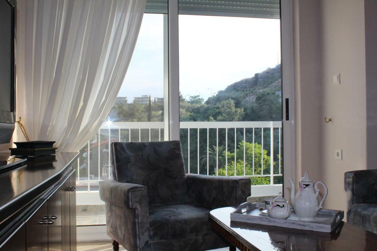 דירות PalaiónTsiflíkion Balcony By The Sea מראה חיצוני תמונה